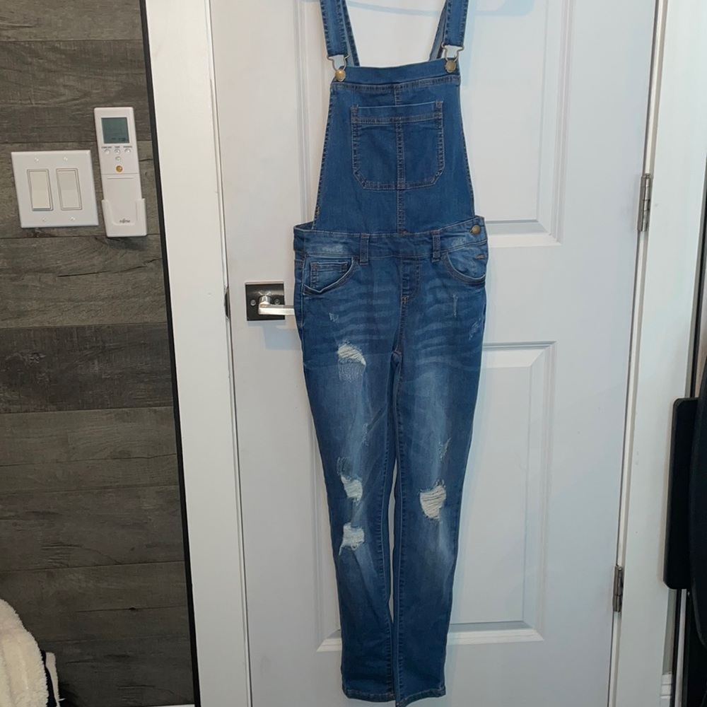 RIPPED JEAN OVERALLS